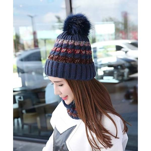 Vintermössa och halsdukset för kvinnor Stickad mössa med pompom Navy Blue
