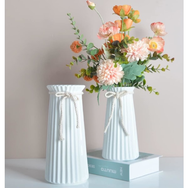 Hvide Keramiske Riflet Vas til Minimalistisk Moderne Hjemmeindretning, Dekorativ Blomster Vase til Bryllup Middagsbord Kontor Soveværelse - 7,5 Tommer / 20 CM