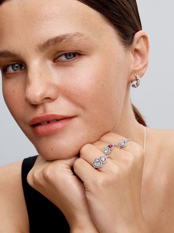 Pandora - Sparkling Halo Hearts Ring - Sterlingsølv Circumference: 54mm