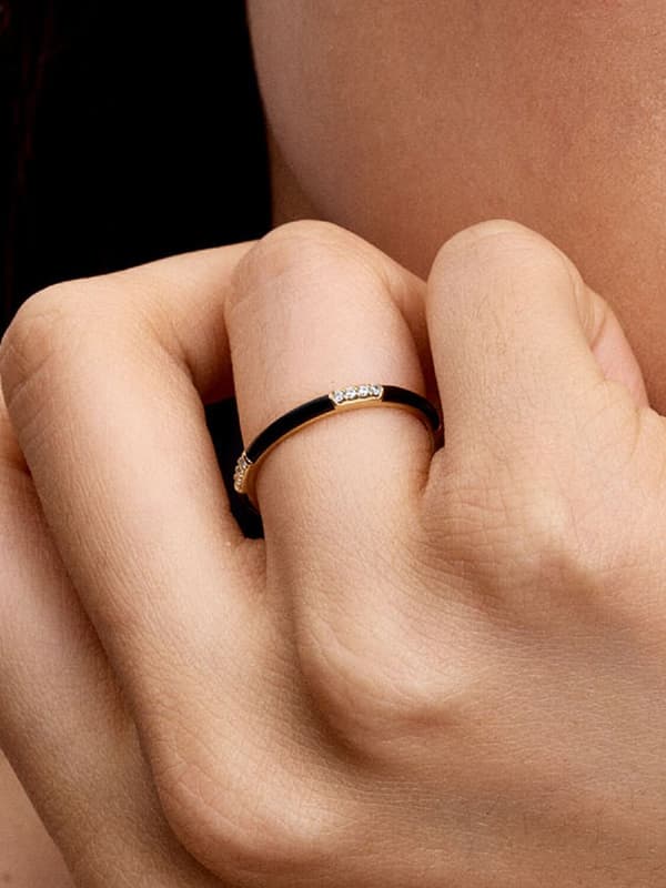 Pandora - Svart Emalj & Stenar Ring - 14k guldplätering Circumference: 52mm