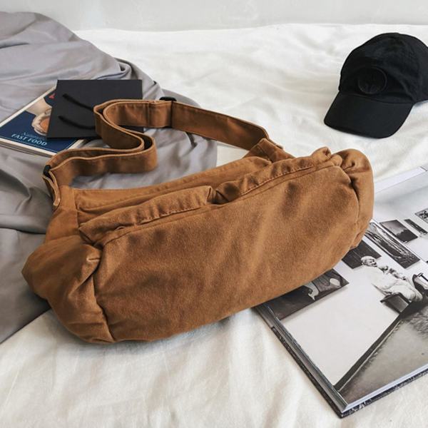 Klassisk unisex-budväska, vattentätt material och iögonfallande design Brown