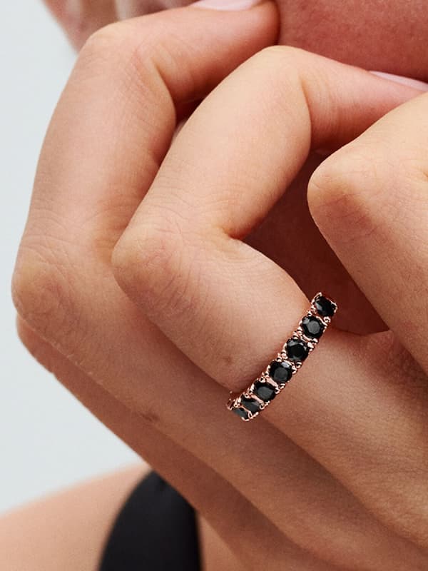 Pandora - Sort glitrende rad evighetsring - 14k roségullbelegg Circumference: 50mm