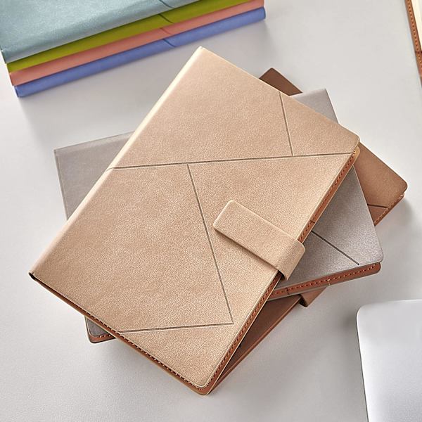 A5 Notebook Minimalistisk Linjerad Anteckningsbok Journal Med Konstläder Hårdpärm, 3D Magnetiskt Spänne, Present till Kvinnor Män Lärare Kontor Skola (Ljusbrun)