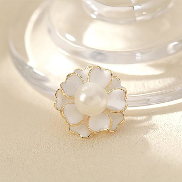 Kvinnors blomma artificiell pärla emalj legering brosch stift vit corsage kläder accessoarer snygg och populär hållbar