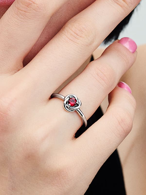Pandora - Juli Månedssten Evigheds Cirkel Ring - Sterlingsølv Circumference: 56mm