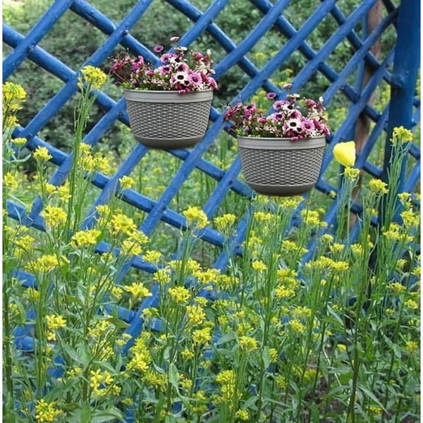 Sæt med 2 halvcirkelformede vægmonterede blomsterpotter i plast med kroge, til hegn, 21 cm, rød