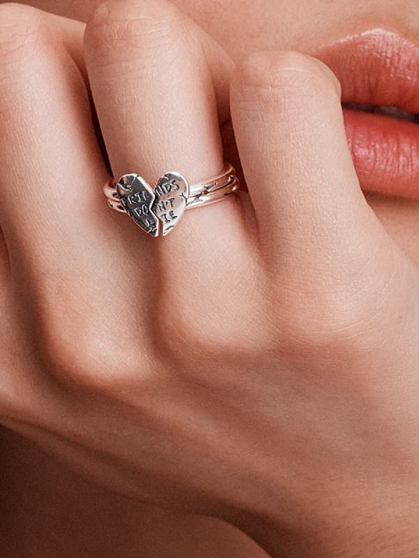 Pandora - Stranger Things - Friends Don't Lie Delbart Ring - Sterlingsølv Circumference: 52mm