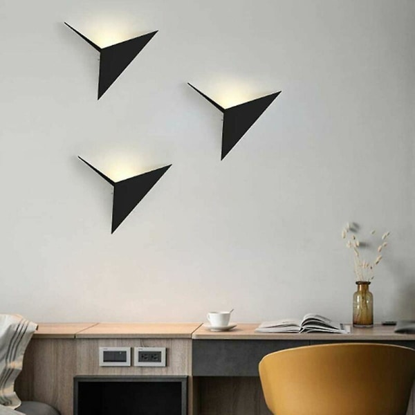 3W LED innendørs vegglampe, kreativ trekantform svart vegglampe varmhvit moderne metall