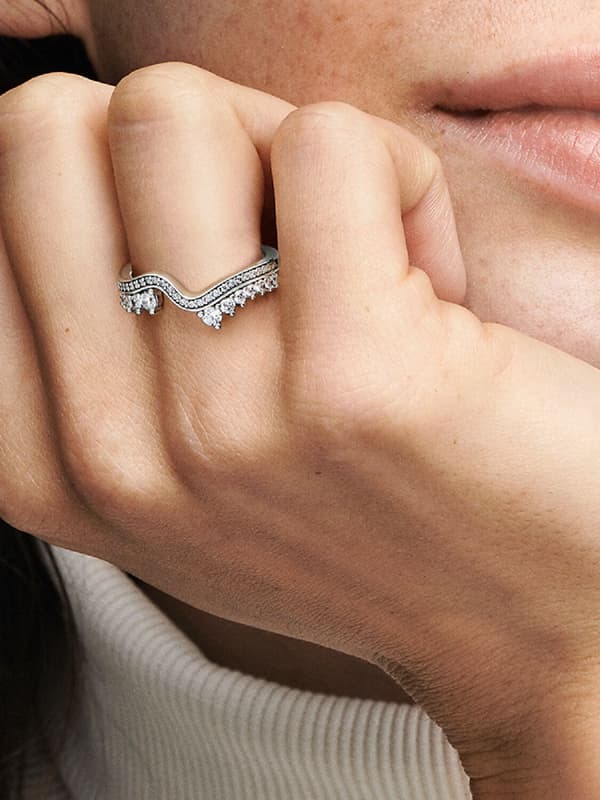 Pandora - Glittrande Asymmetrisk Vågring - Sterlingsilver Circumference: 54mm
