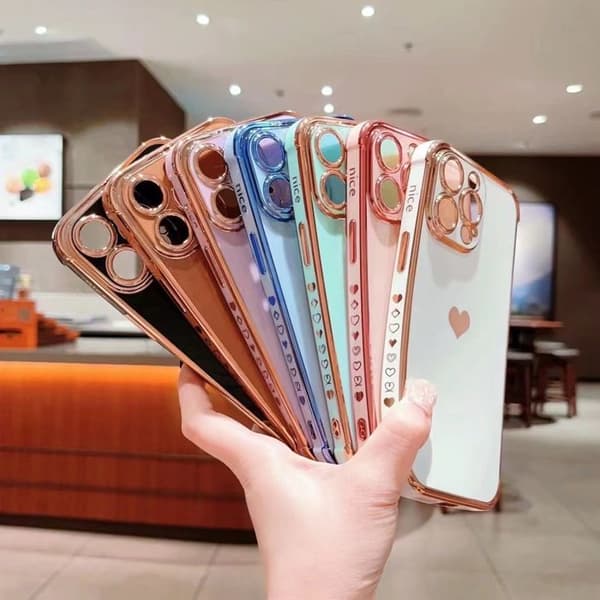 iPhone 16 Pro deksel for kvinner, pent støtsikkert silikonbeskyttelsesdeksel med kjærlighetshjertedesign