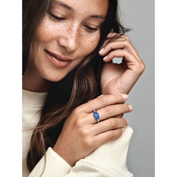 Pandora - Blå rektangulär gnistrande ring med tre stenar - Sterlingsilver Circumference: 52mm