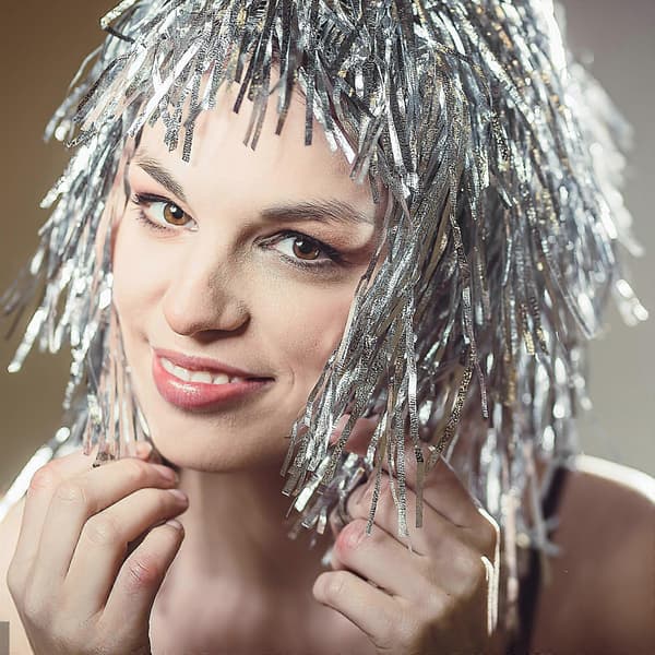 1 sæt dyremønstrede festhatte, nye hatte, ravehatte og glitterparykker til maskerade