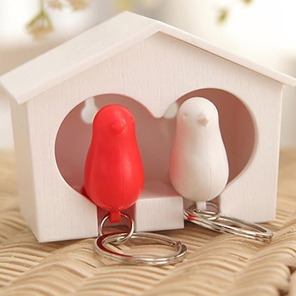 Merryso 2 Pcs. Bird Keychain + 1 Pc. Sparrow House Home Wall Mounted Keychain Holder Decor