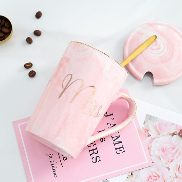 Kaffe-mug med examenspresenttext, sked och lock, present till vänner, 400ml rosa mugg.
