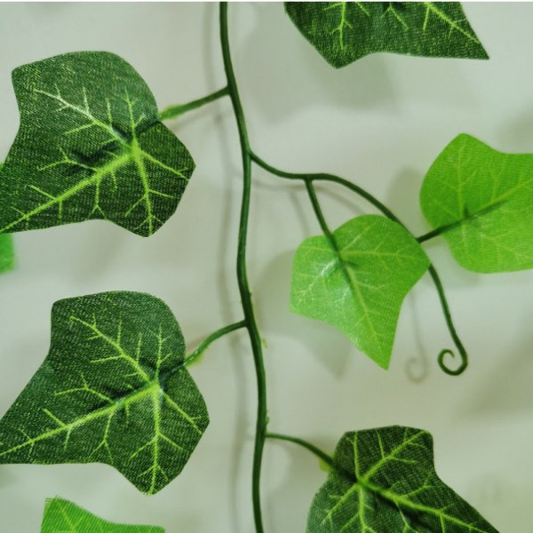 12 konstgjorda blad växter hängande kransar Festdekor Green