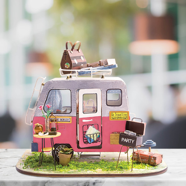 DIY Doll House Söt Dollhouse Miniatyr DIY Travel Car Kit