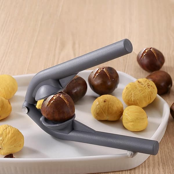 Chestnut Opener with Clip, Chestnut Cutter, Nutcracker, Chestnut Opener, Chestnut Cutter, Nut Cracking Tool, Portable Multifunctional Nutcracker