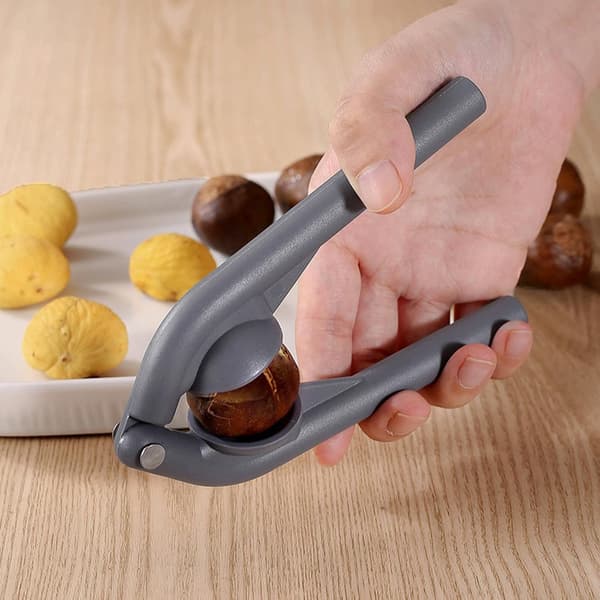 Chestnut Opener with Clip, Chestnut Cutter, Nutcracker, Chestnut Opener, Chestnut Cutter, Nut Cracking Tool, Portable Multifunctional Nutcracker