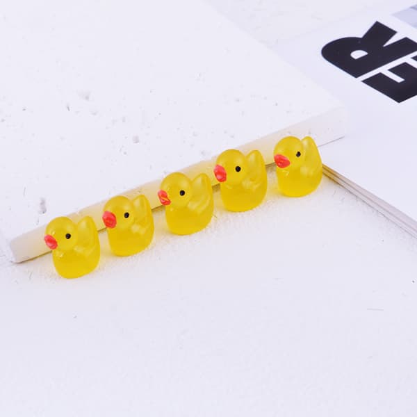 Mini Resin Ducks 100 Pieces Miniature Ducks, Mini Resin Ducks, Mini Ducks for DIY Pot Micro Landscape Decorations Accessories