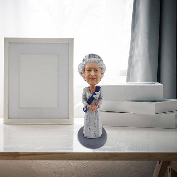 Queen Elizabeth Statue, Queen Elizabeth Platinum Jubilee Souvenir, 70-årsjubileum Bordsdekoration Hennes Majestät Drottningen, Resin Staty Figur