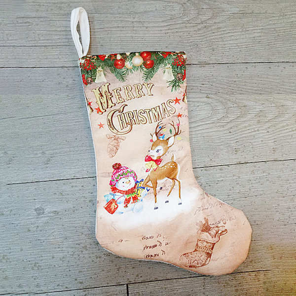 bitar av julstrumpor, hängen, prydnader, jultomten, snögubbe, älg, strumpor, presentpåse 15*30*20cm