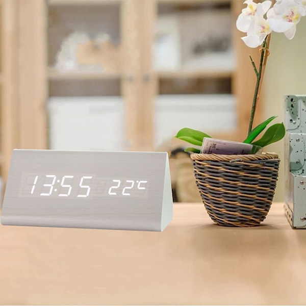 Triangelformad LED digital väckarklocka Digital väckarklocka med röststyrning, snooze-funktion, datum, temperatur och luftfuktighet (vit)