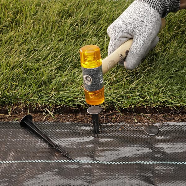 Förpackning med 100 svarta plastankare 12 cm UV-resistenta