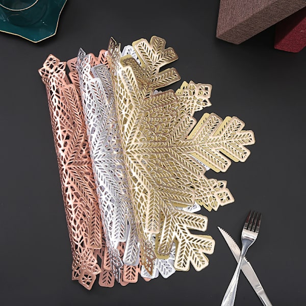 6 stk. udhulet vinyl metal spisebordsmåtte, husholdnings varmstempling bords isoleringsmåtte PVC udhulet snefnug te kop måtte, guld