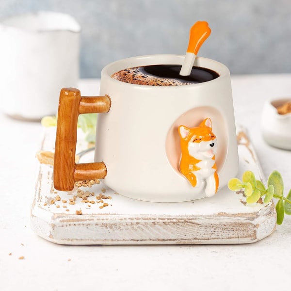 Söta keramiska kaffemuggar, 14 oz tekopp, kontorsmugg, söt 3D-hundformad mjölkkopp med sked med lock, present till vänner, familj eller barn - vit