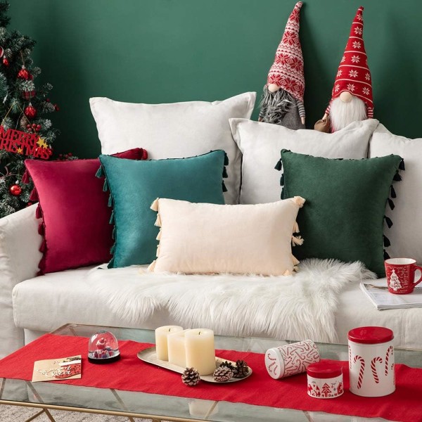 Paket med 2 jul sammet mjukt solid dekorativt cover med tofsar fransar Boho accent case för soffa bäddsoffa 20 x 20 tum Burgu