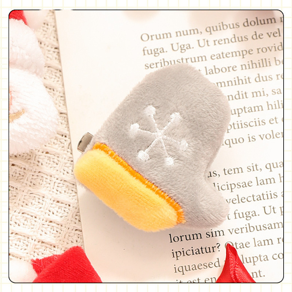Fem höst och vinter julbrosch gratis snögubbe handskar plysch julstrumpor Japanska tecknade DIY djurhänge tillbehör 13*8,5 cm