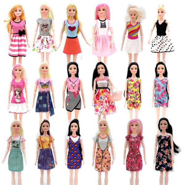 18 stycken fashionabla kläder, kjolar, byxor, baddräkter, Barbie docka kläder