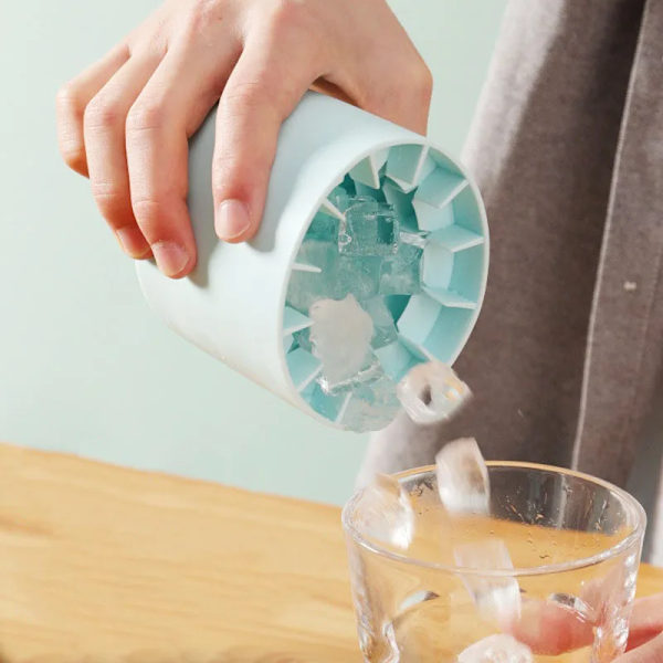 Blir 60 isbitar av Iskubsform Rund ishink Sommar Hemlagad DIY Kylskåp Frys Is Maker Kreativ isbitform Barredskap Verktyg blå
