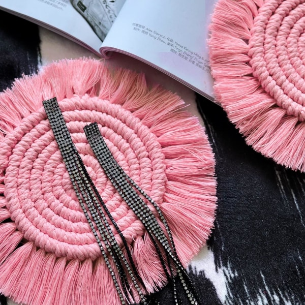 Absorberende Glasbrikker, Boho Glasbrikker til Træbord, Macrame Glasbrikker, Bondehus Glasbrikker Sæt til Kopper og Krus, 2 Stk Runde, Pink