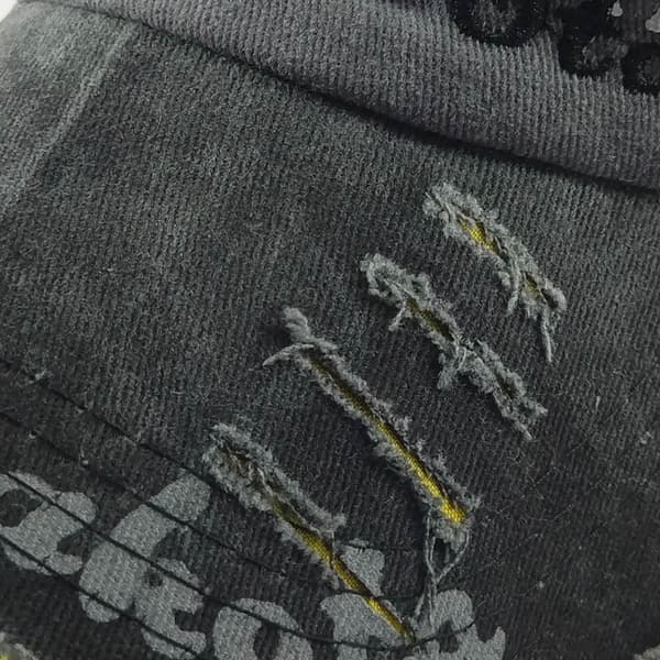 Baseballcaps med graffititekst, falmet caps, cowboy-solhatt