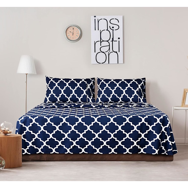 Printed King Lakan Set - 1 Fitted Lakan, 2 Örngott - Mjukt borstat mikrofibertyg - Krymp- och blekningsbeständig (King, Quatrefoil Navy med Whisky)