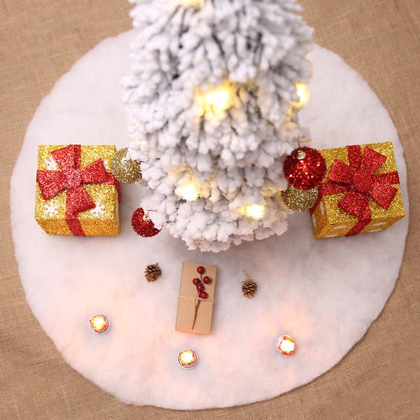 Julgransmatta Ren vit lurvig julgransmatta (78 cm)