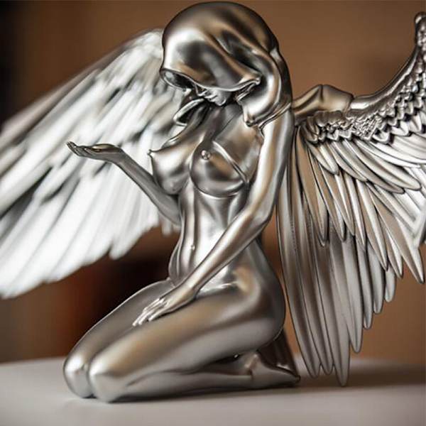 Art Angel Naissiivet Polvistuva Viitta Lippalakki Sisäsiivet Enkeli Resi