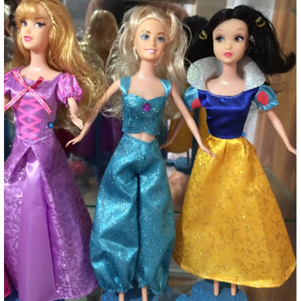 13 stycken 30 cm Barbie docka kläder Snövit långt hår sovande skönhet fishtail klänning Askungen klänning (slumpmässig)
