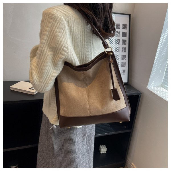 Väska med stor kapacitet Tide axelväska Frostad budväska pendlingsväska Texture Tote bucket bag, khaki