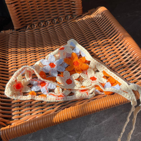 Fransk Pastoral Stil Triangel Pannebånd Håndlaget Heklet Blomst Jordbær Hodeplagg Strikket Pannebånd For Jenter Hårband Genombruten blomma Orange