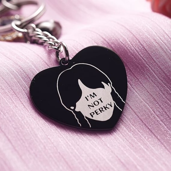Onsdag Merchandise Nyckelring Wensday Addams Gåvor till BFF Dotter Tonåring Flickor Hjärta Nyckelringar Födelsedagspresent