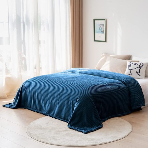 Fleecefilt Twin Storlek - 51x59, Blå - Mjuk, Fluffig, Fluffig, Varm, Mysig - Perfekt plagg för soffa, säng, soffa - med Pom Pom fransar - Flanell Blanke