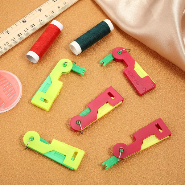 8 delar automatisk nålträdare Automatisk trädanordning Handguide Nålträdare i plast Lätt att använda och bära, slumpmässig färg