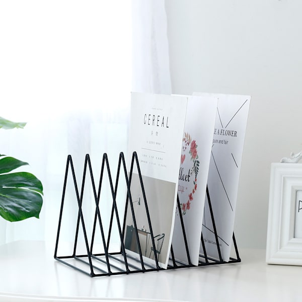 Nordic Style Ornaments Triangel Svart Bokställ Metall Teleskopisk hopfällbar bokhylla Tidningsställ