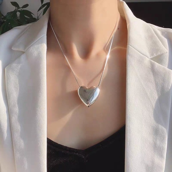 Personlighet överdriven trend stor kärlek titan stål halsband nät röd tredimensionell persika hjärta nyckelben kedja tillbehör kvinnliga enkla smycken