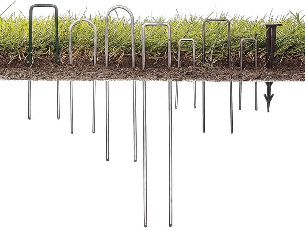 Förpackning med 100 svarta plastankare 12 cm UV-resistenta