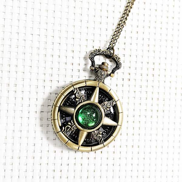 Stjärnhimmel Typsnitt Fartyg Roder Ihåligt Diamant Retro Brons Kvarts Watch Partihandel Halsband Flik Watch