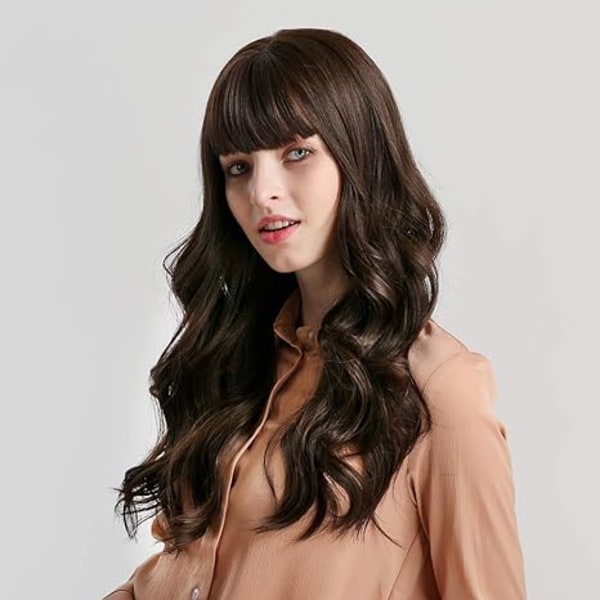 Brunt hår för kvinnor med lång brun lugg Peruk Naturlig vågig brun peruk Värmebeständig syntetisk fiber Daily Party Peruk (Mörkt gråbrun, 24 tum)