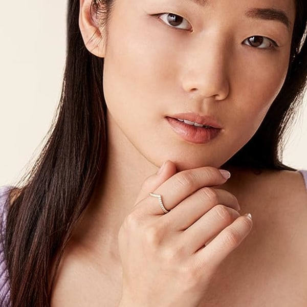 14K guldpläterad glittrande Wishbone 'V'-ring för kvinnor med Cubic Zirconia